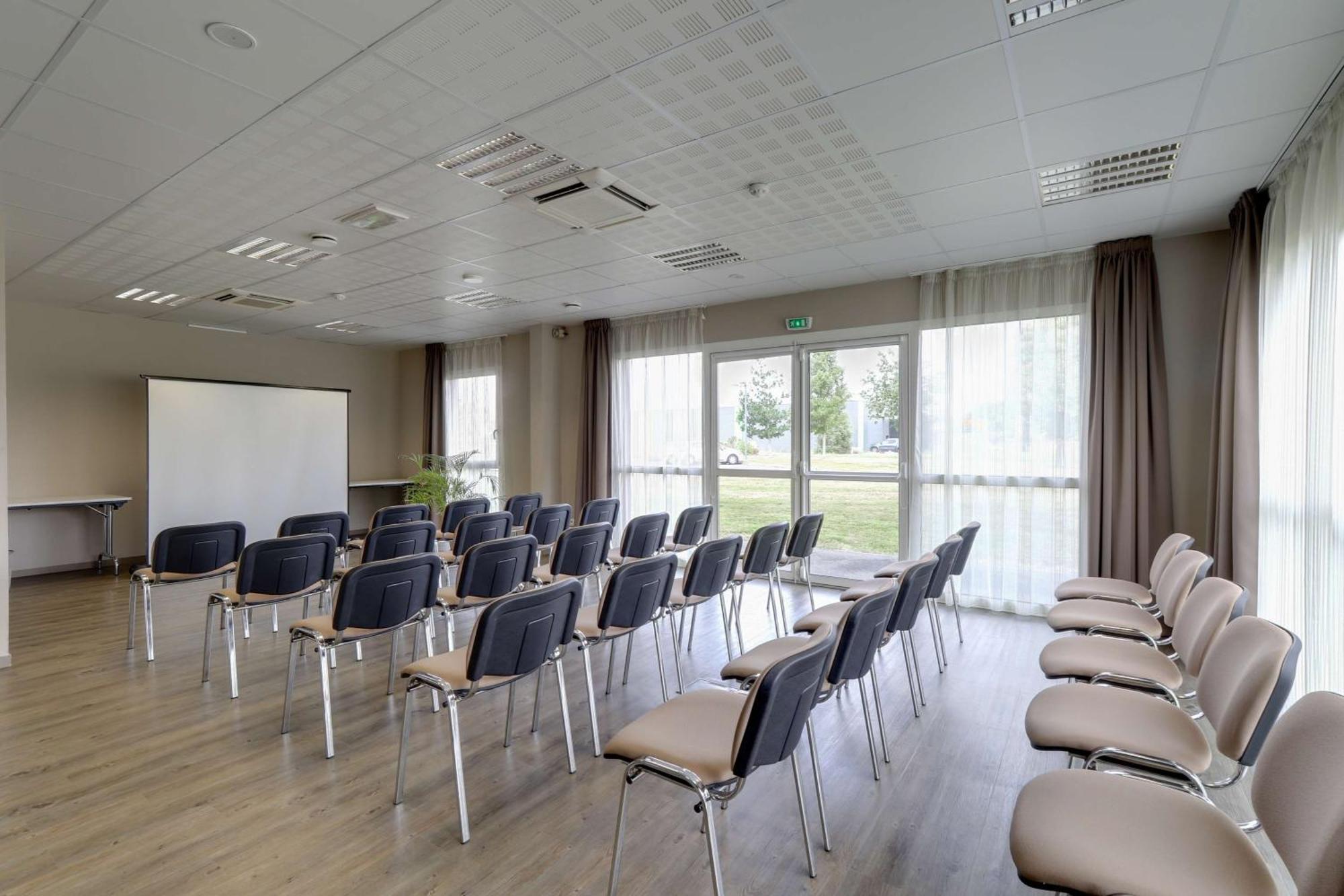Brit Hotel Saint-Meen-Le-Grand En Broceliande Екстер'єр фото