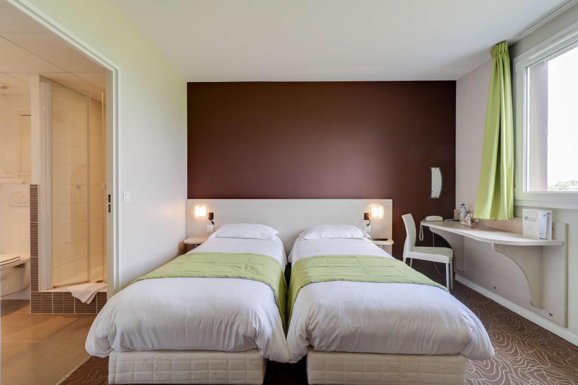 Brit Hotel Saint-Meen-Le-Grand En Broceliande Екстер'єр фото