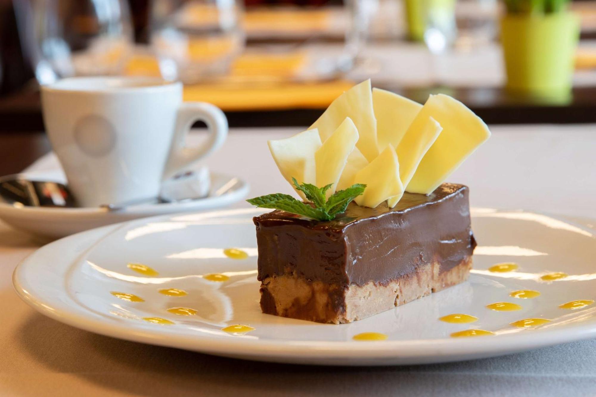 Brit Hotel Saint-Meen-Le-Grand En Broceliande Екстер'єр фото