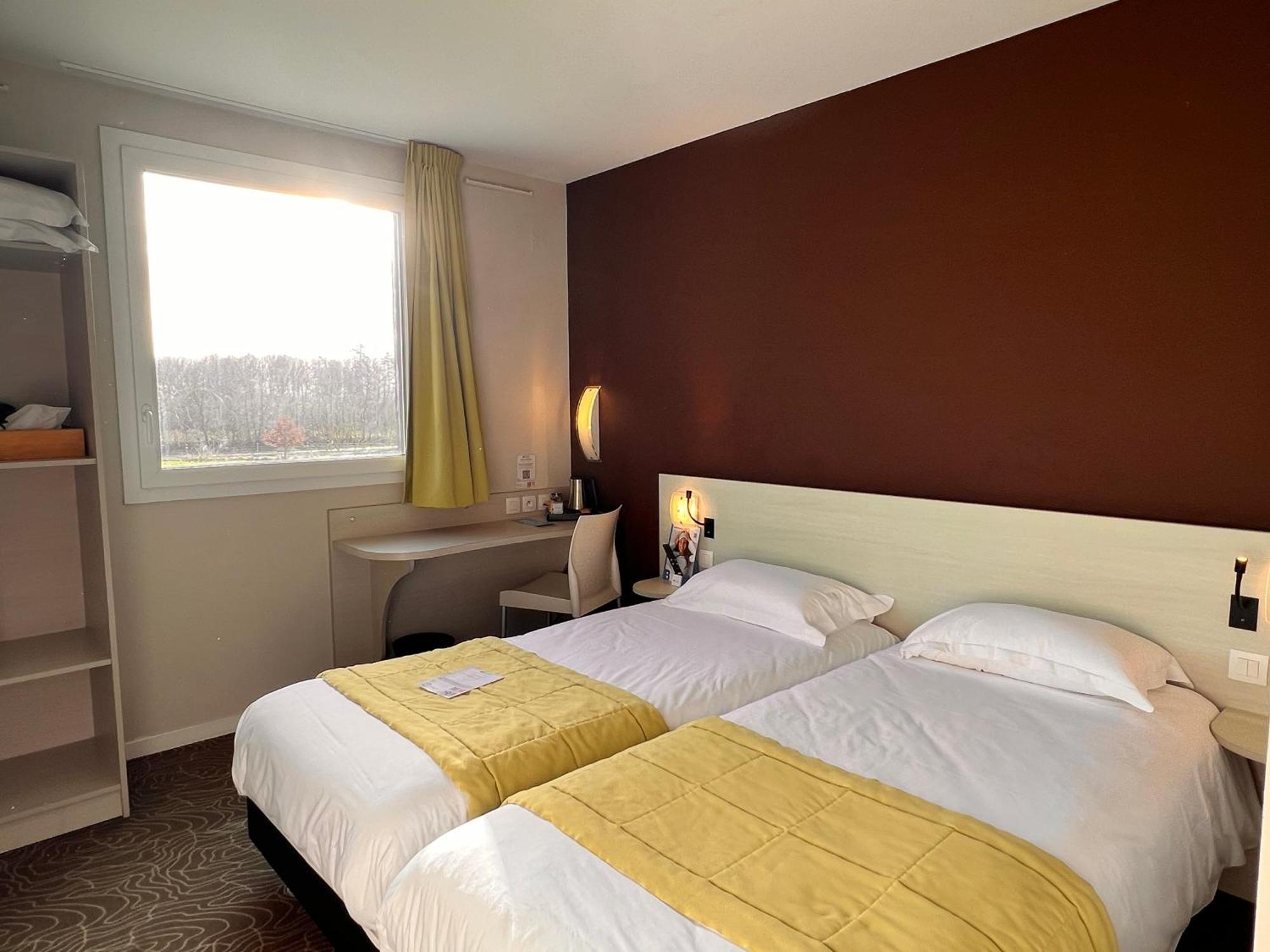 Brit Hotel Saint-Meen-Le-Grand En Broceliande Екстер'єр фото