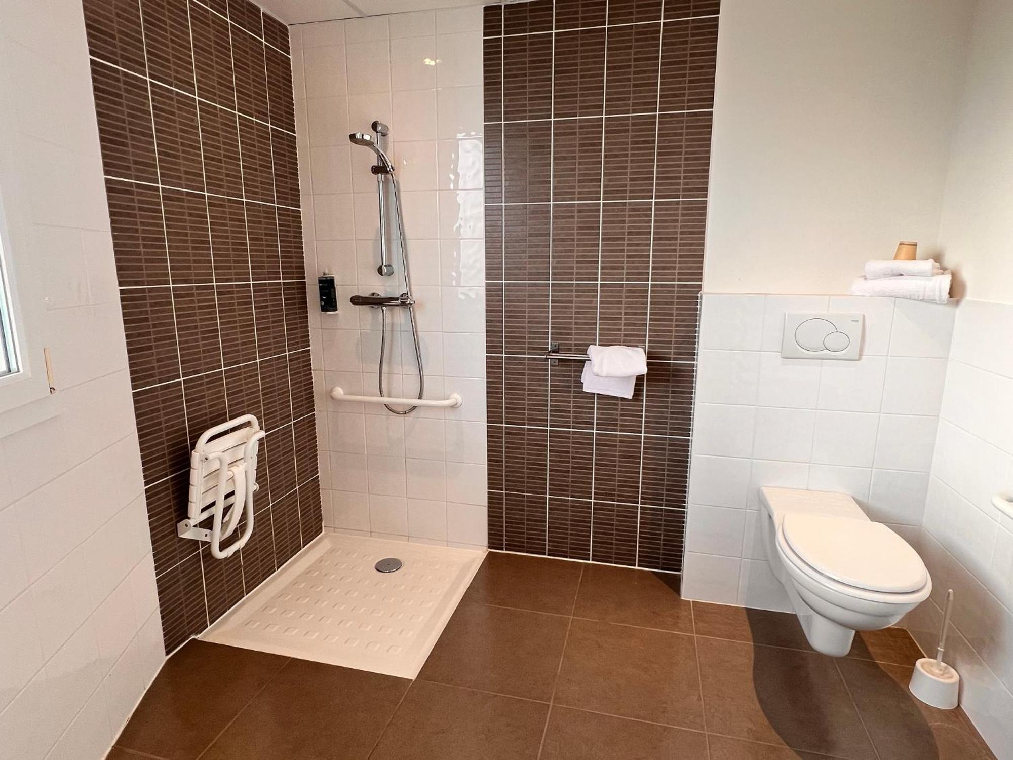 Brit Hotel Saint-Meen-Le-Grand En Broceliande Екстер'єр фото